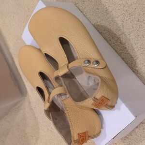 Duchess & Fox handmade barefoot mary janes sz w7
